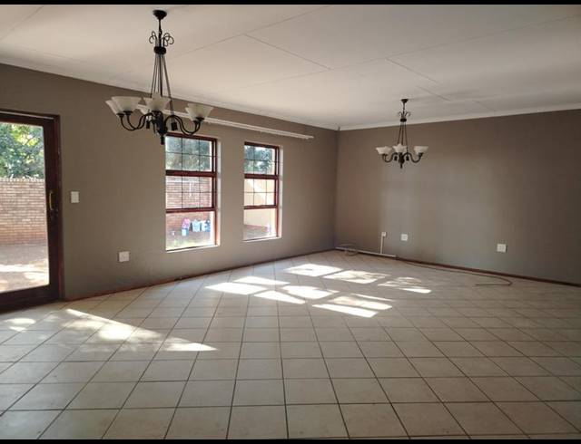 3 BEDROOM PROPERTY TO RENT IN BENDOR PARK